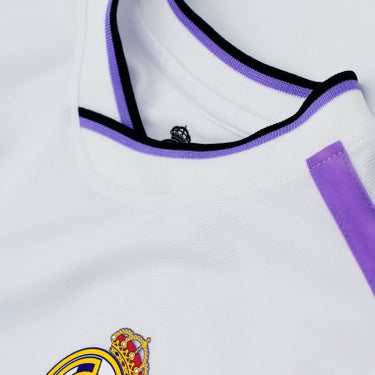 Kit Real Madrid Junior Domicile Vini Jr. 2022/23 Roger's Replica ( Vinícius Júnior )